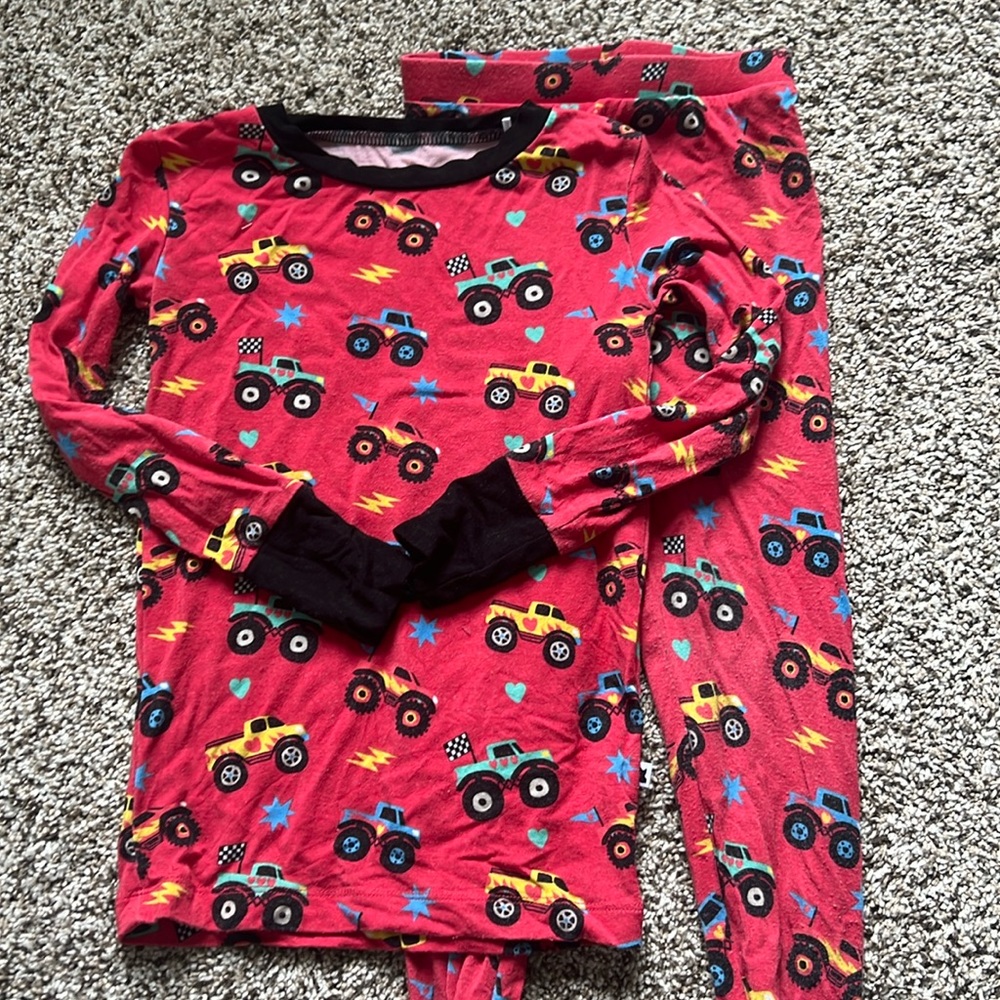 Kiki + Lulu Two Piece Pajama